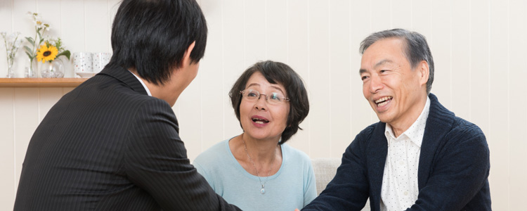 貯金がない場合は実家に帰って出費を防ぐ