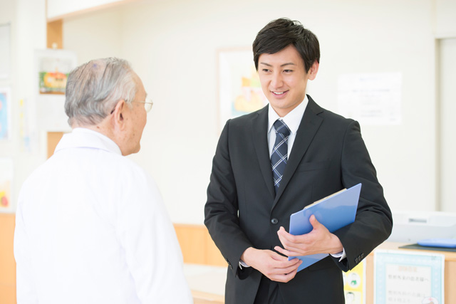 会話するMRと医師